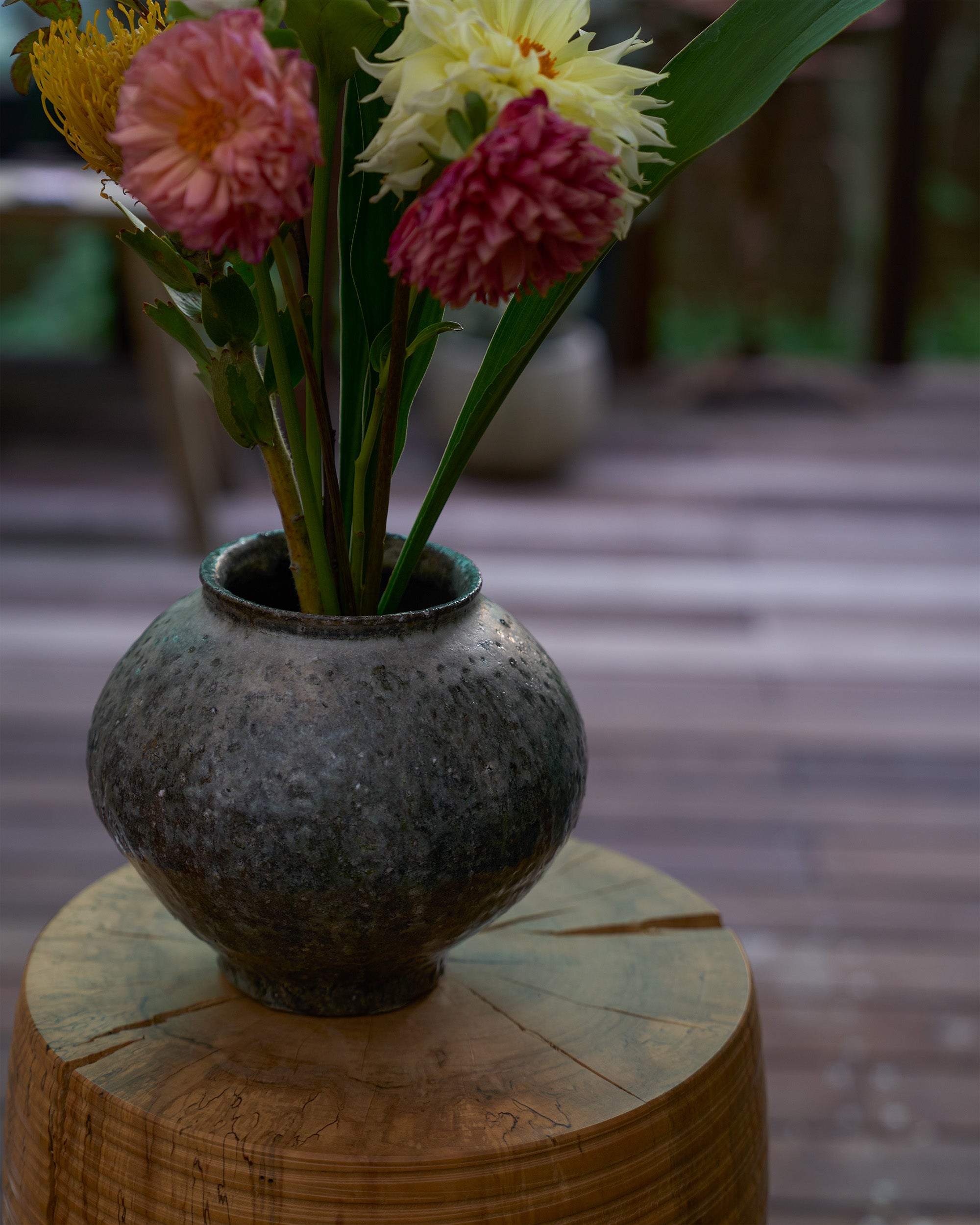 八田亨 / 白掛花瓶 A