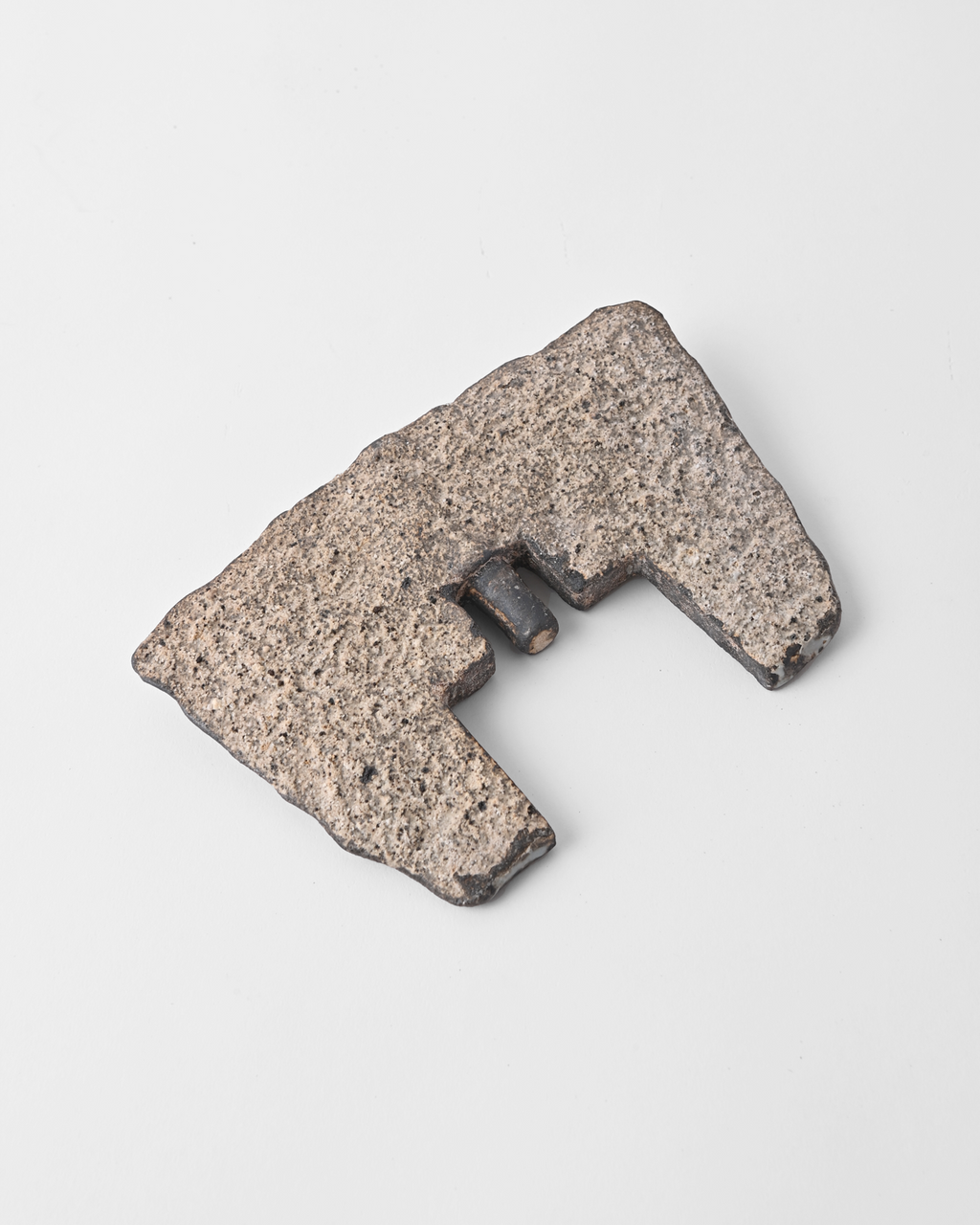 村上躍 / 白灰化粧蓋付瓶 B