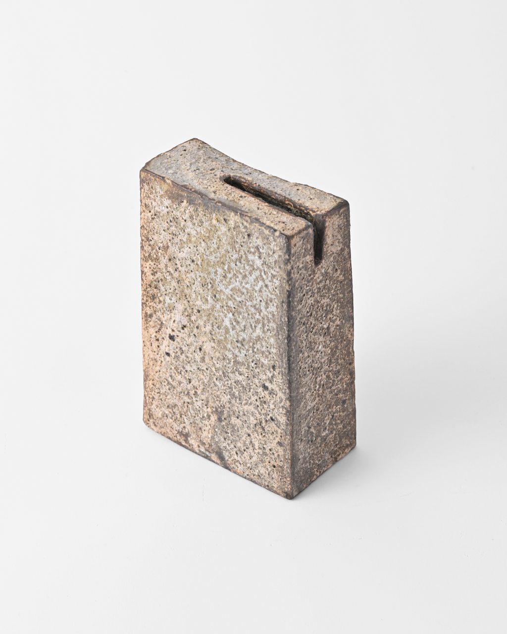 村上躍 / 白灰化粧蓋付瓶 A