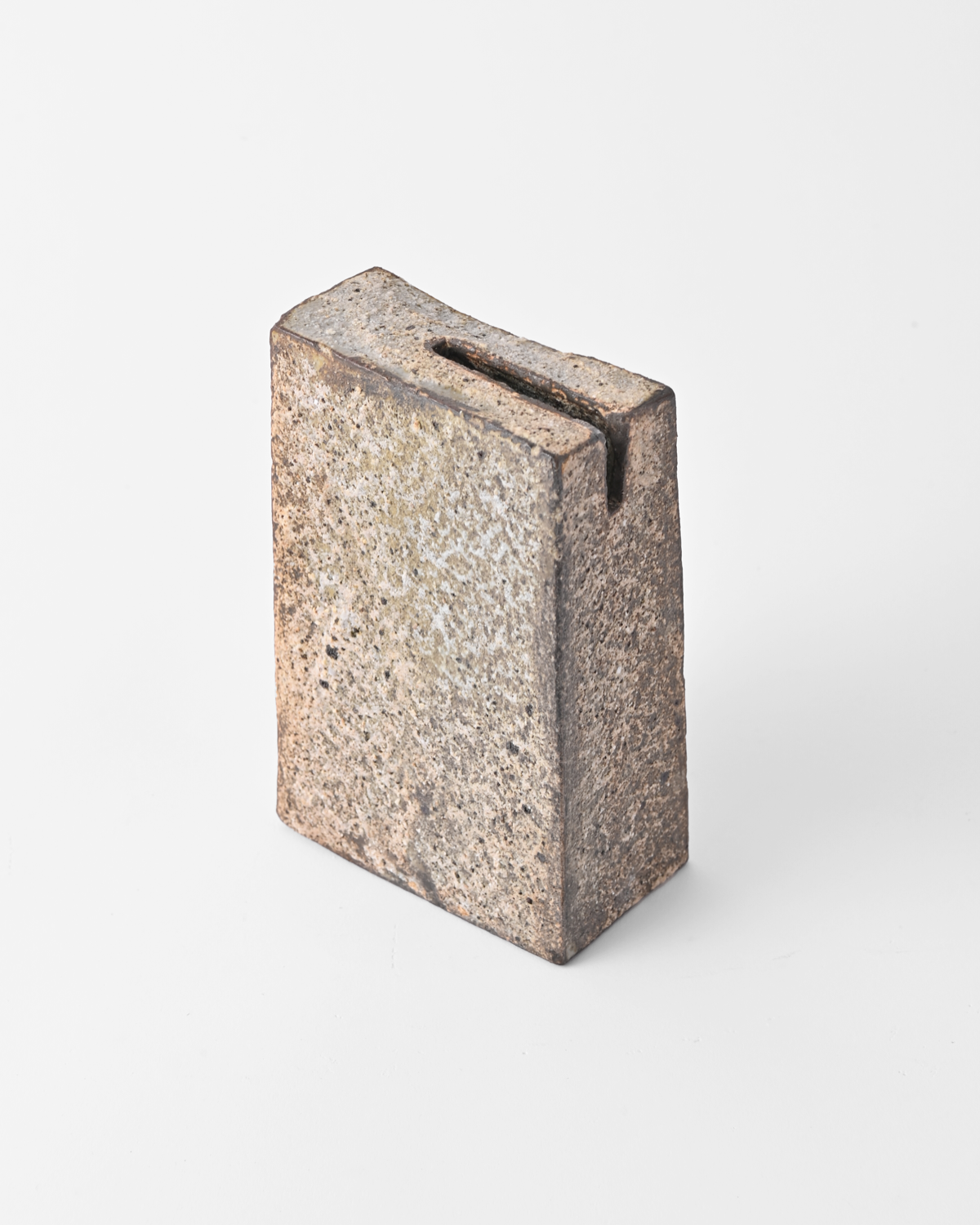 村上躍 / 白灰化粧蓋付瓶 A