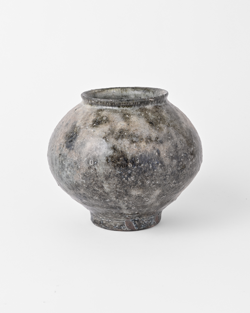 八田亨 / 白掛花瓶 B