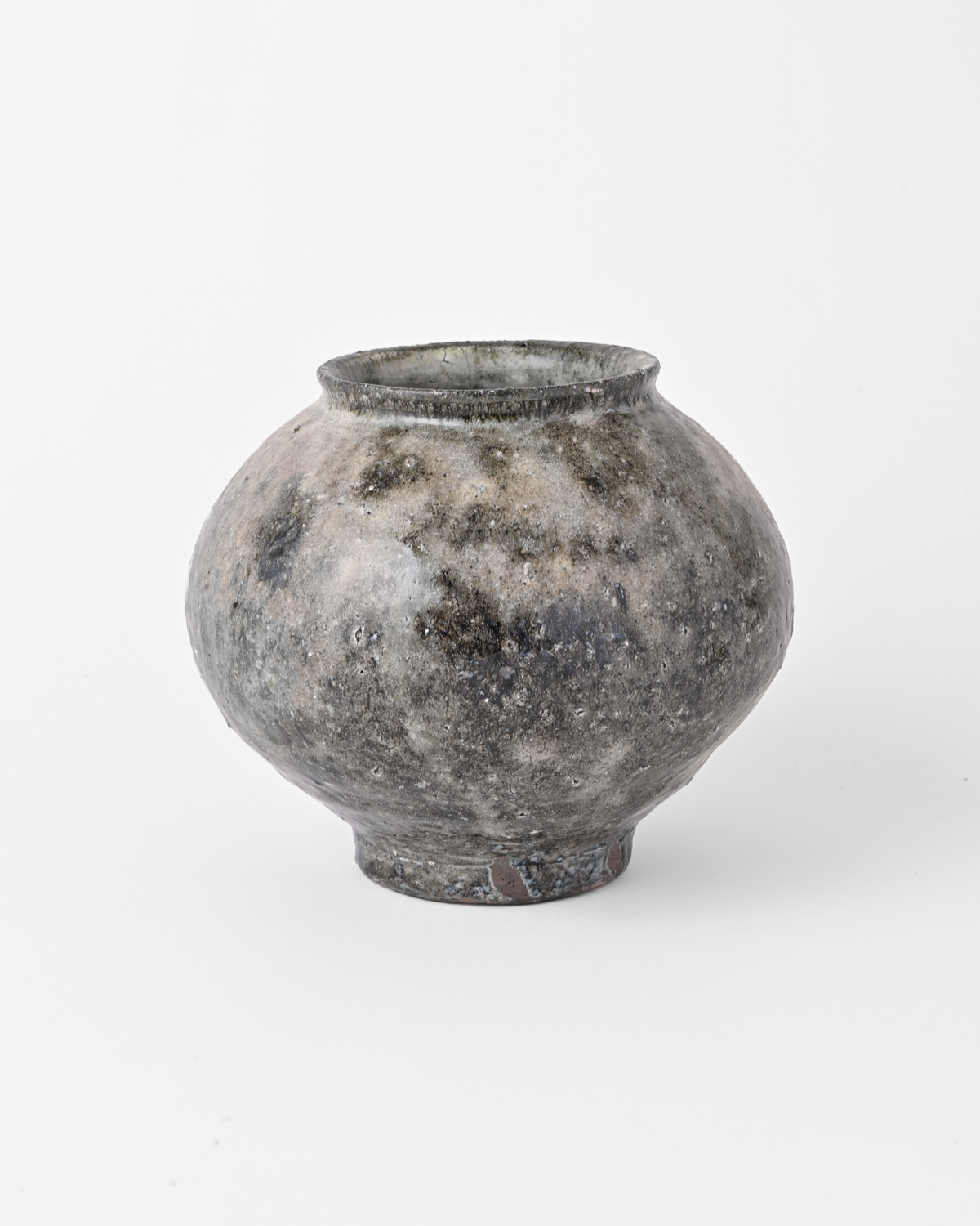 八田亨 / 白掛花瓶 B