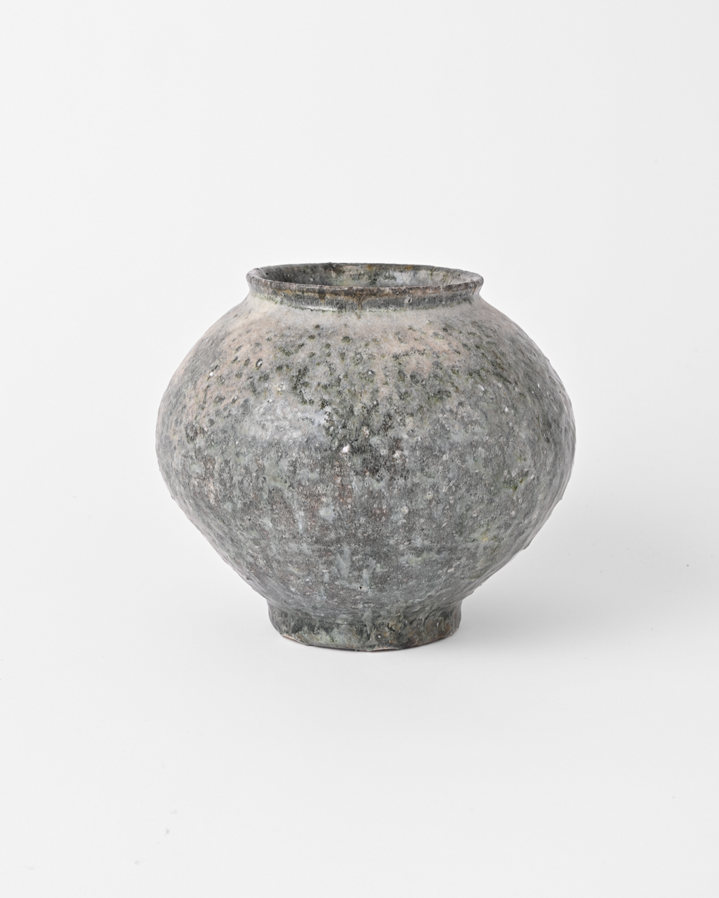 八田亨 / 白掛花瓶 B