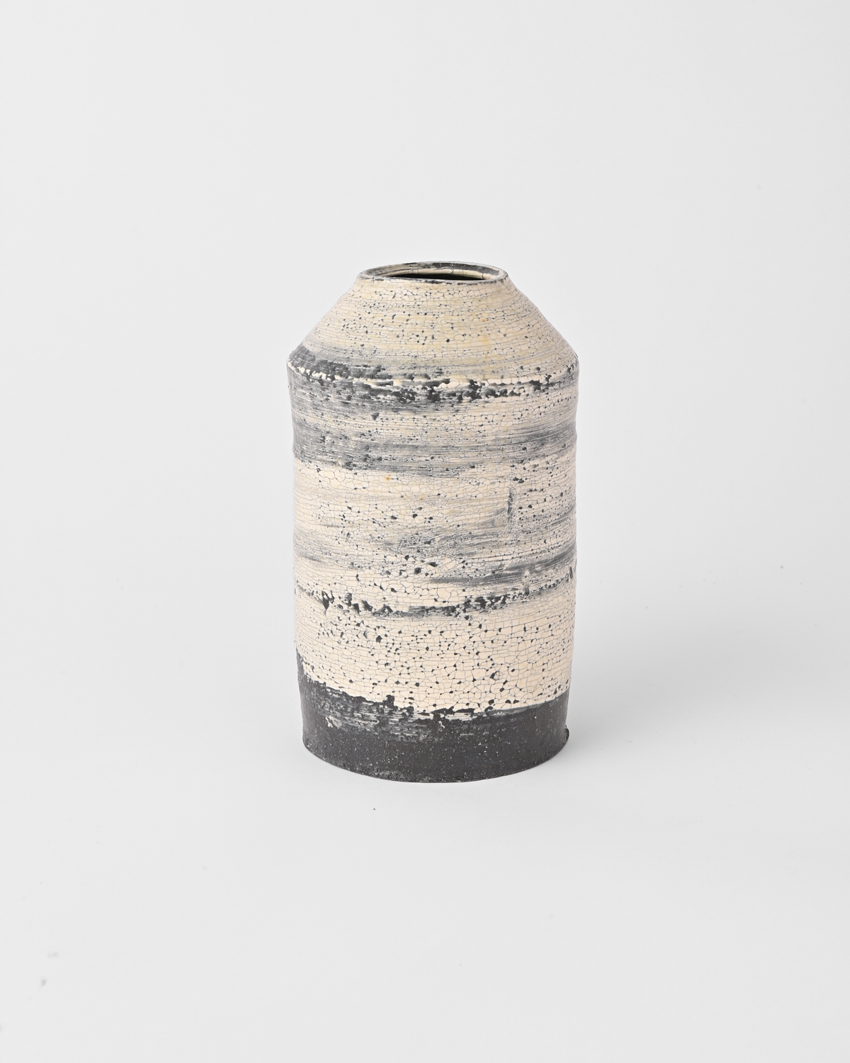 尾形アツシ / 黒地刷毛目花瓶 B