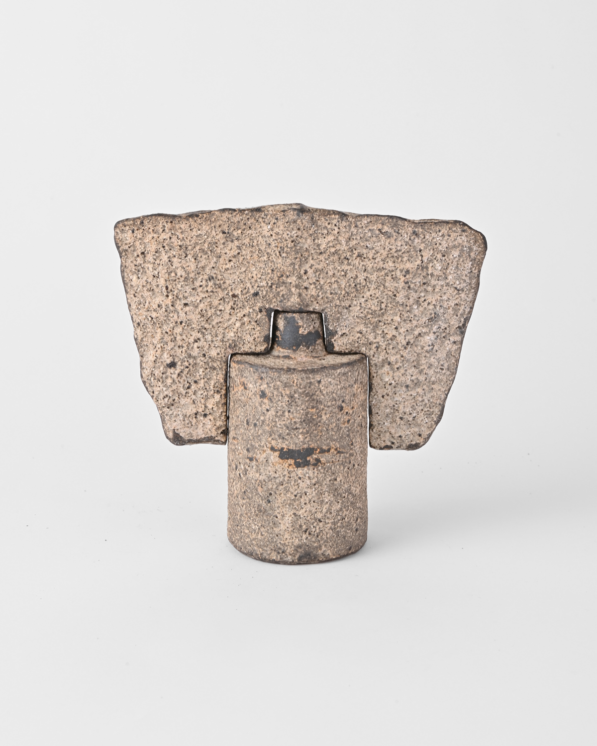 村上躍 / 白灰化粧蓋付瓶 B