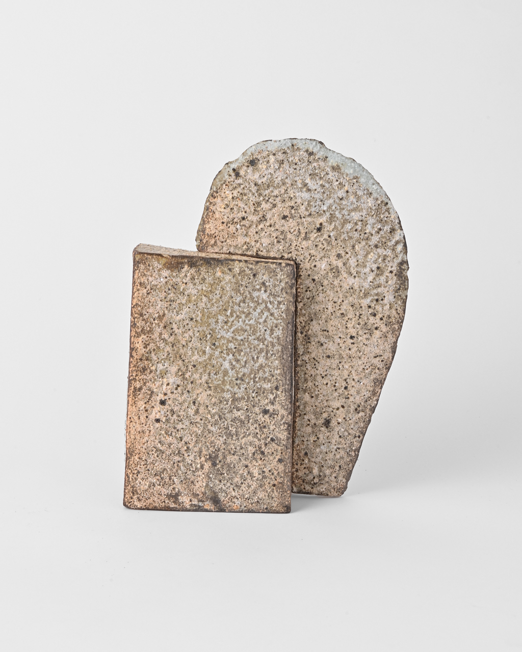 村上躍 / 白灰化粧蓋付瓶 A