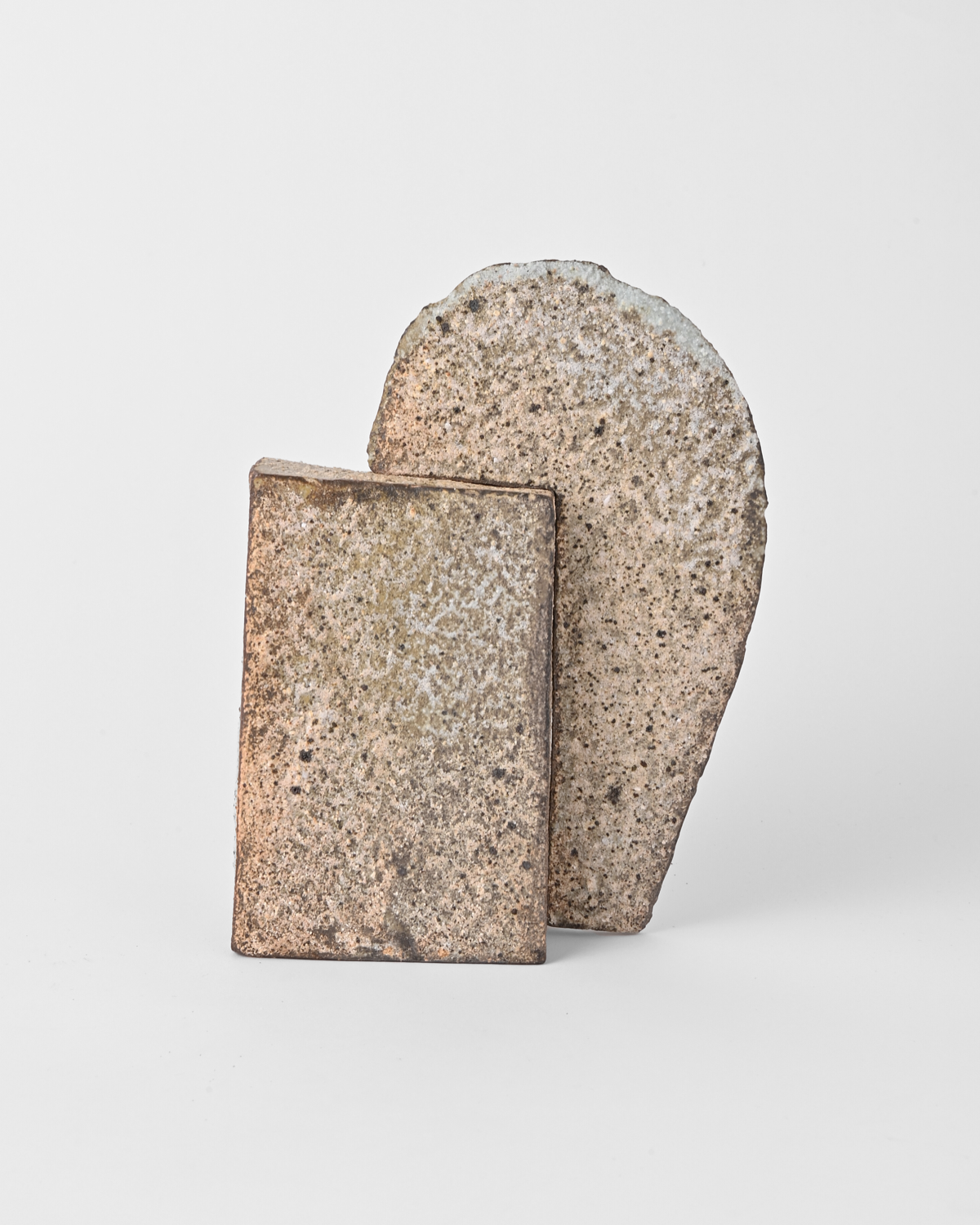 村上躍 / 白灰化粧蓋付瓶 A