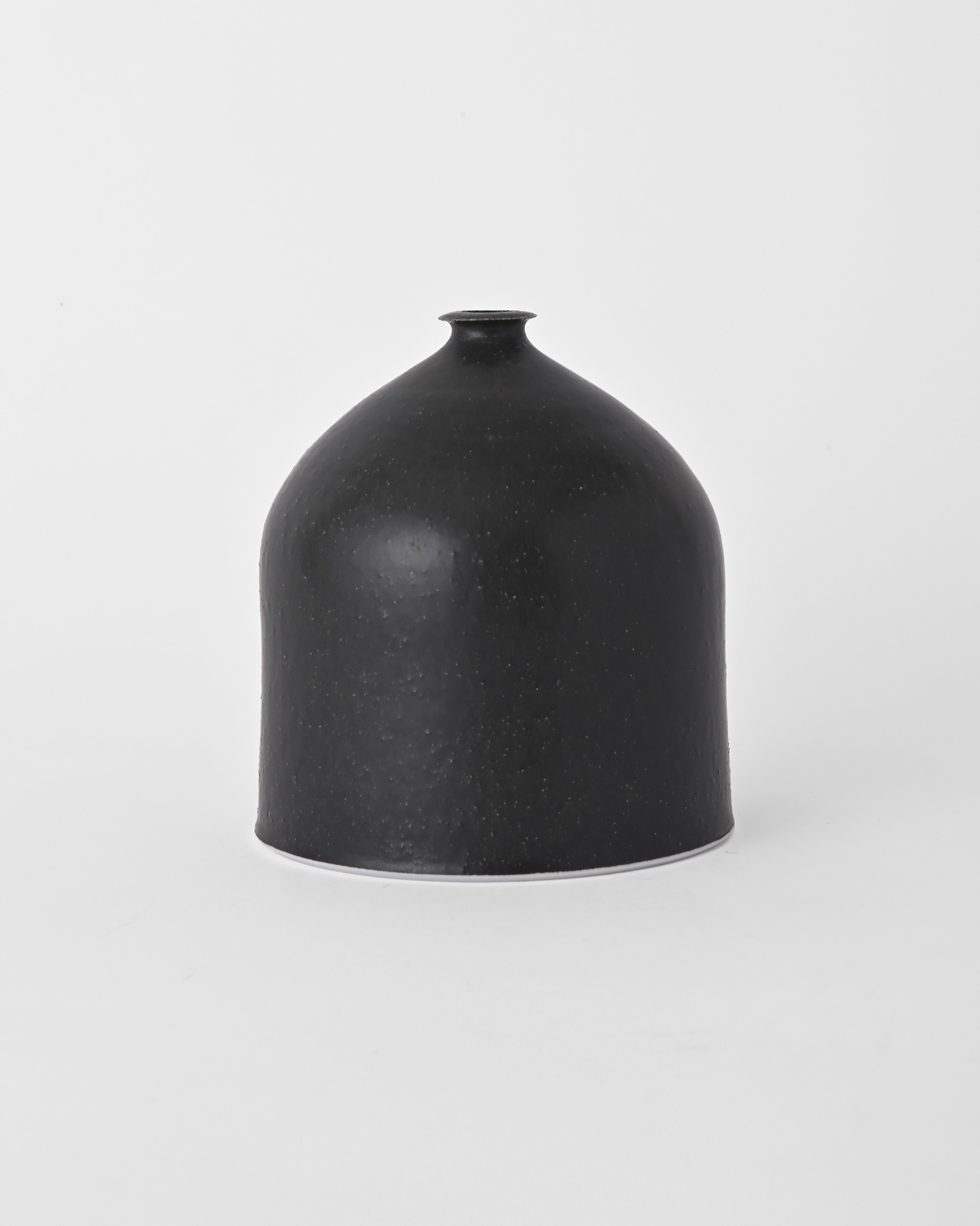 Naotsugu Yoshida/ Iron Glaze Vase