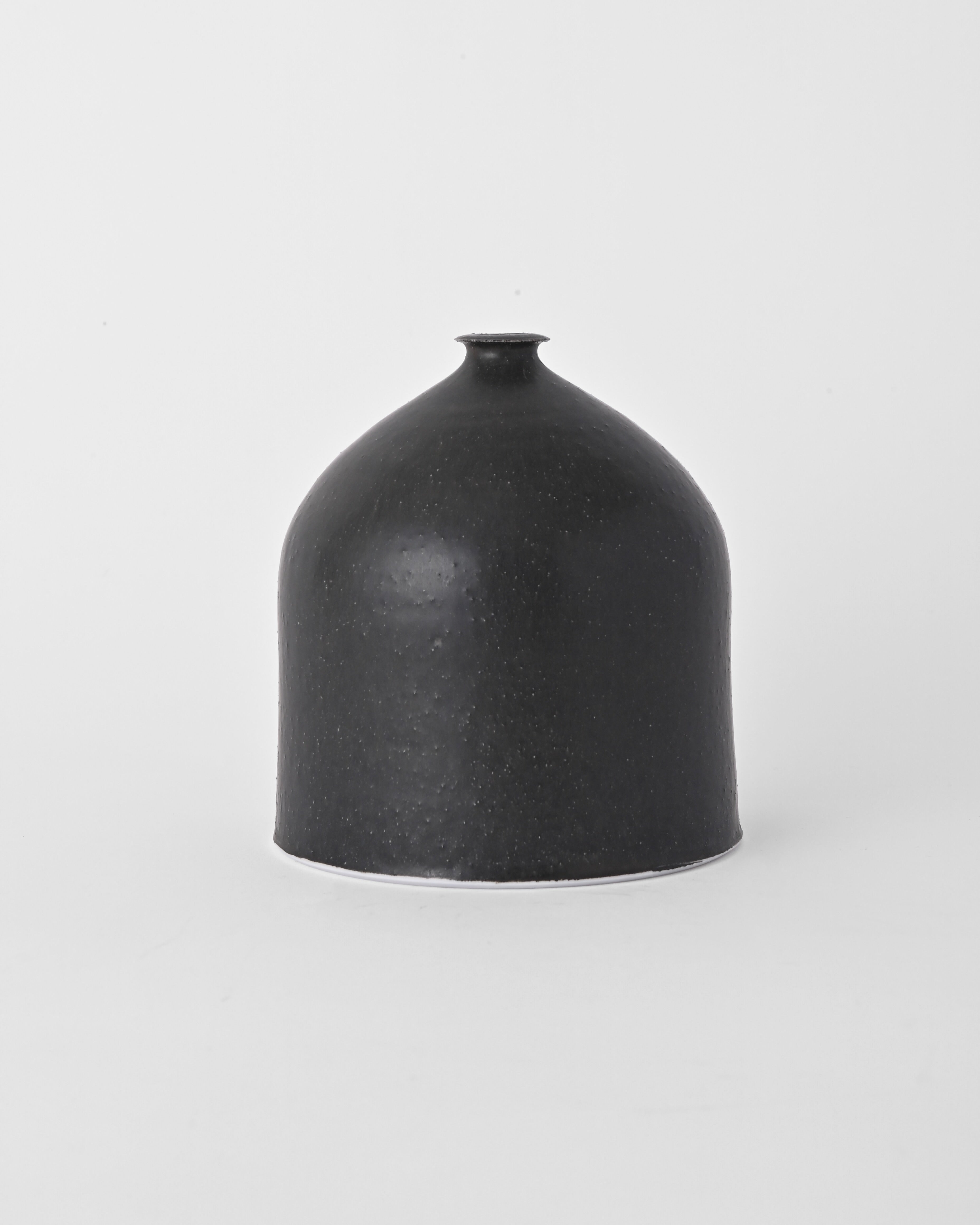Naotsugu Yoshida/ Iron Glaze Vase