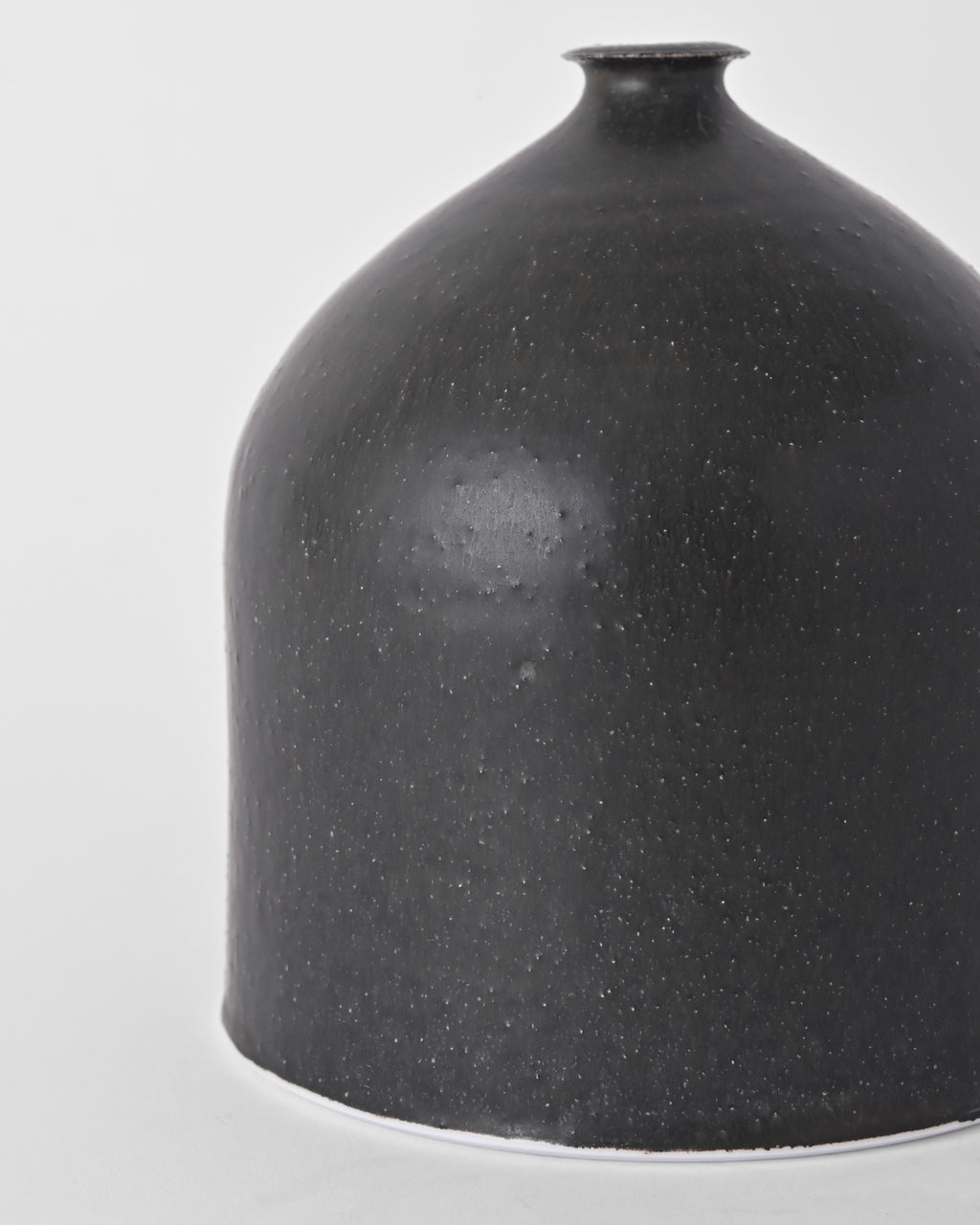 Naotsugu Yoshida/ Iron Glaze Vase