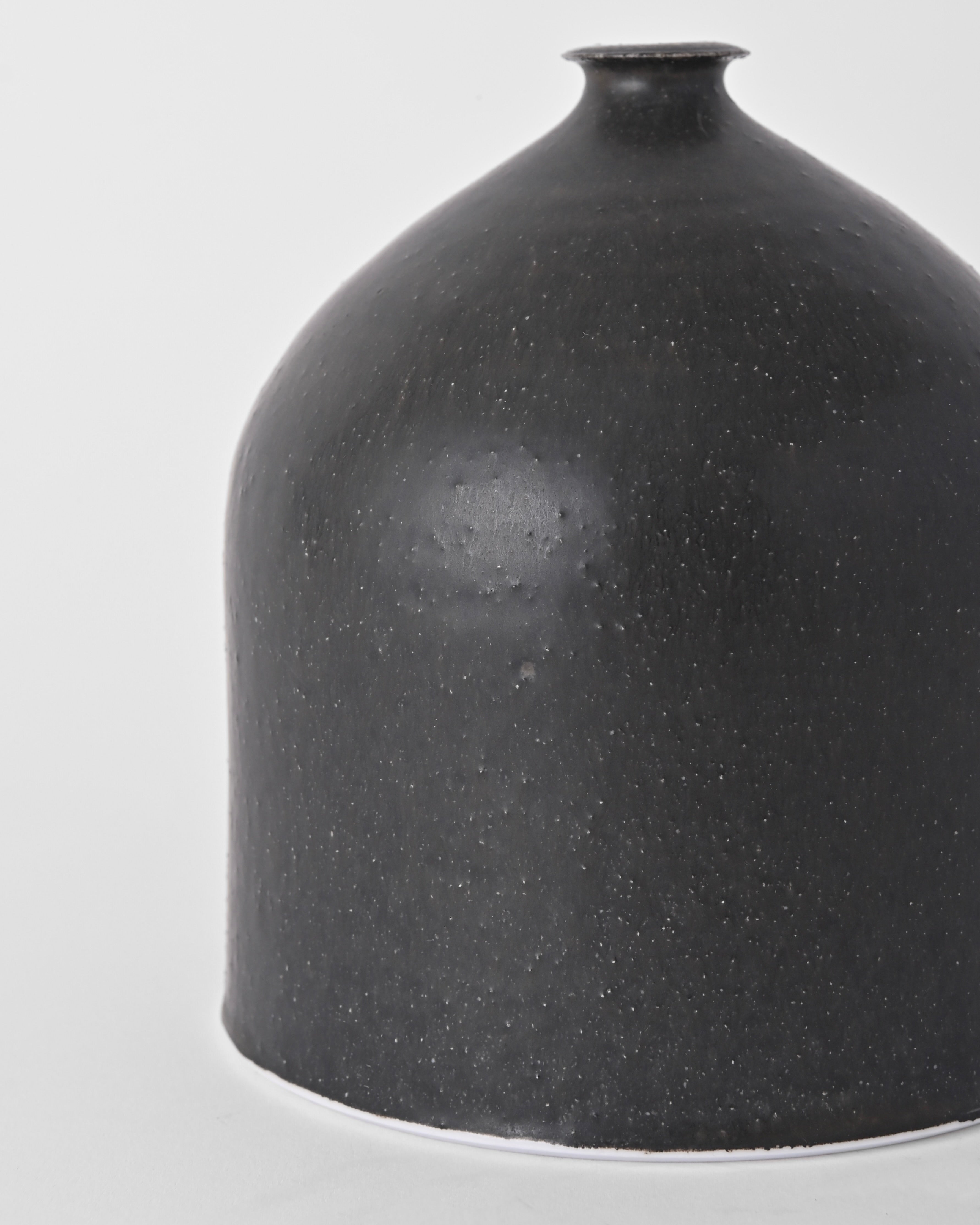 Naotsugu Yoshida/ Iron Glaze Vase