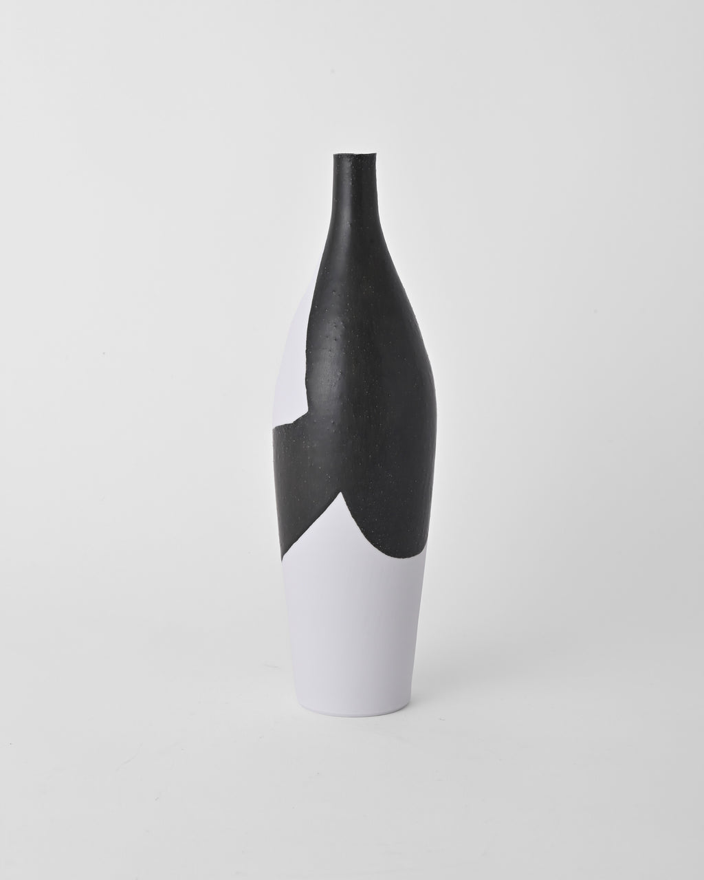 Naotsugu Yoshida / White Porcelain & Iron Glaze Vase Small A
