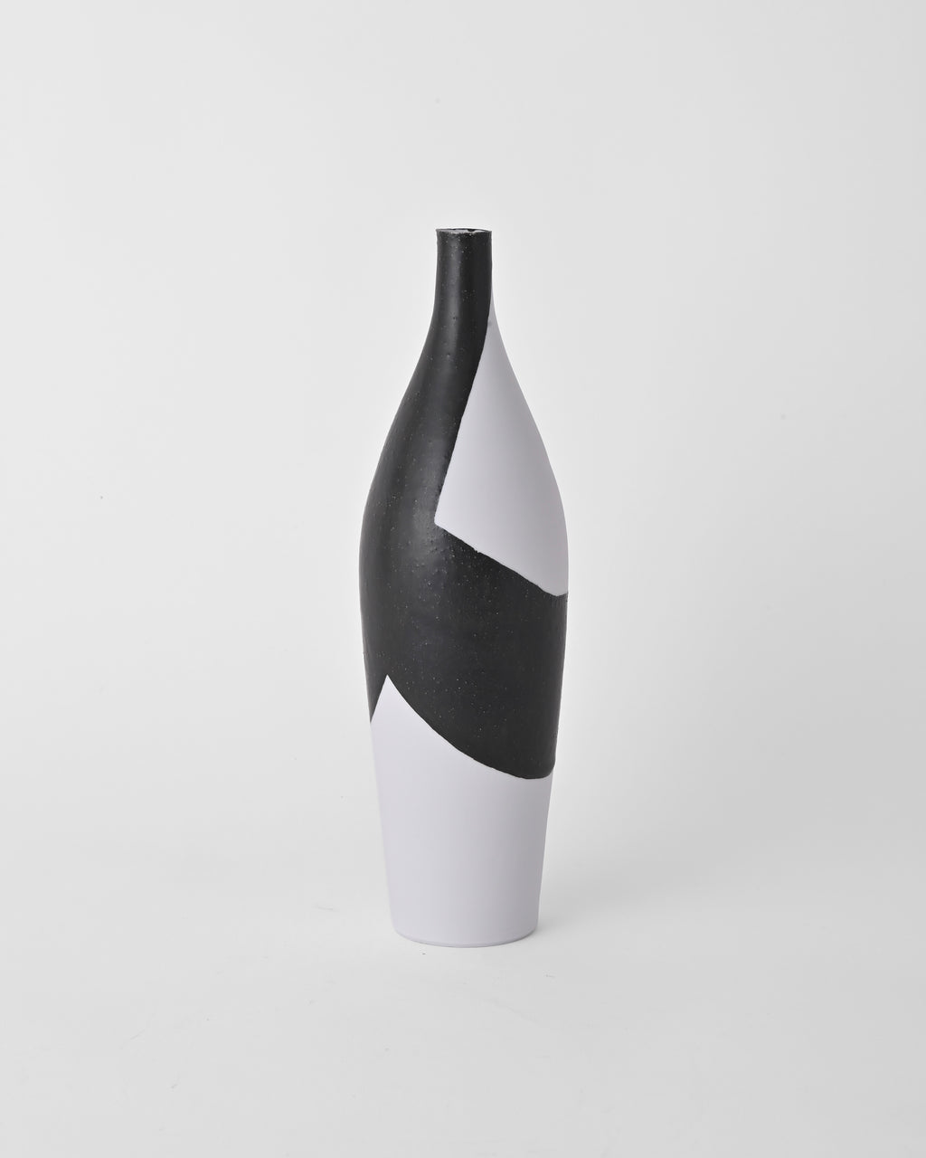 Naotsugu Yoshida / White Porcelain & Iron Glaze Vase Small A