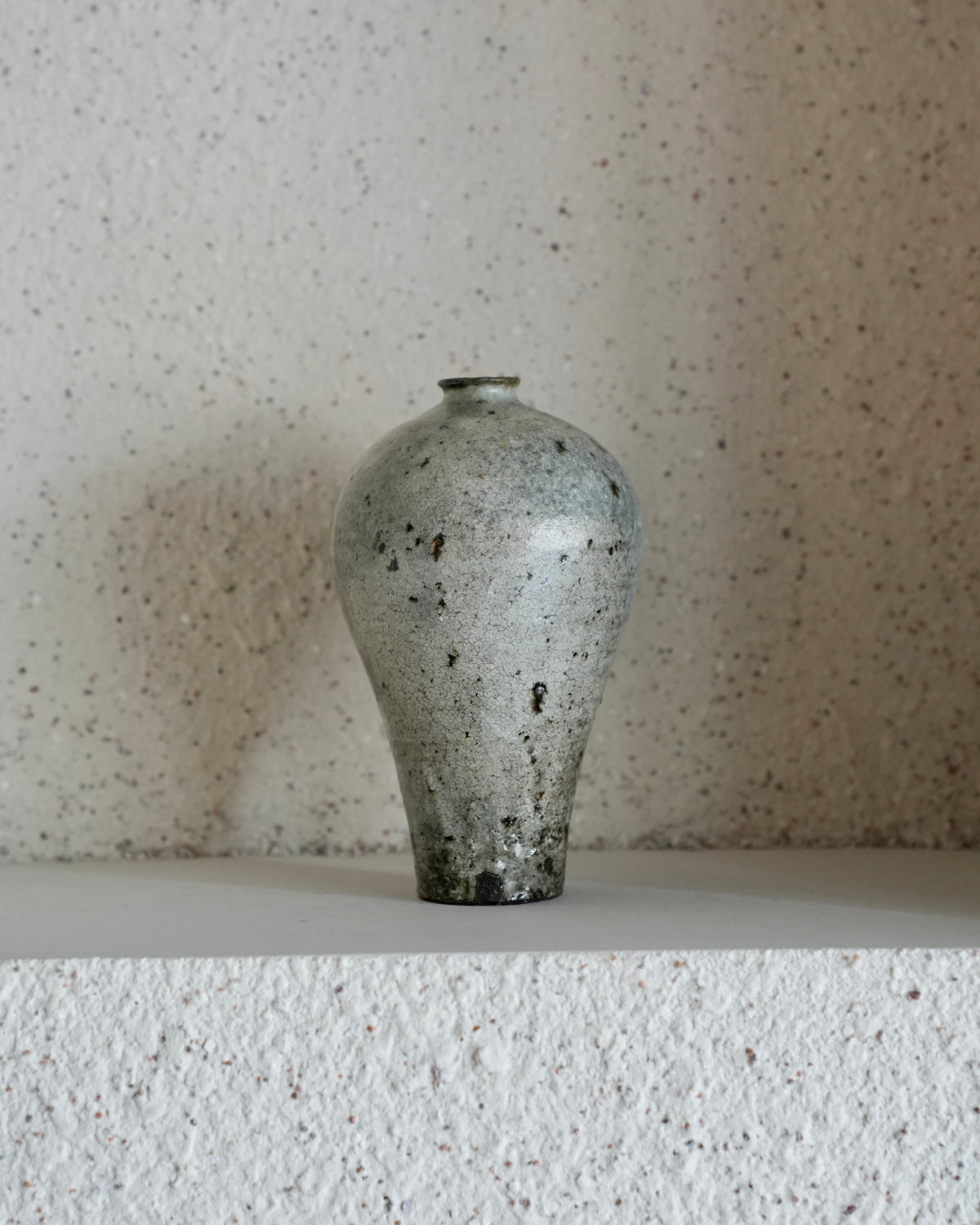 八田亨 / 白掛花瓶 F