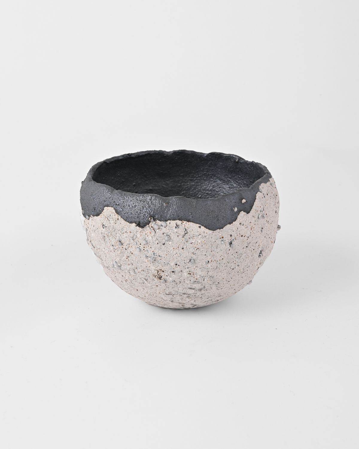 村上躍 / 内黒釉白灰化粧植木鉢