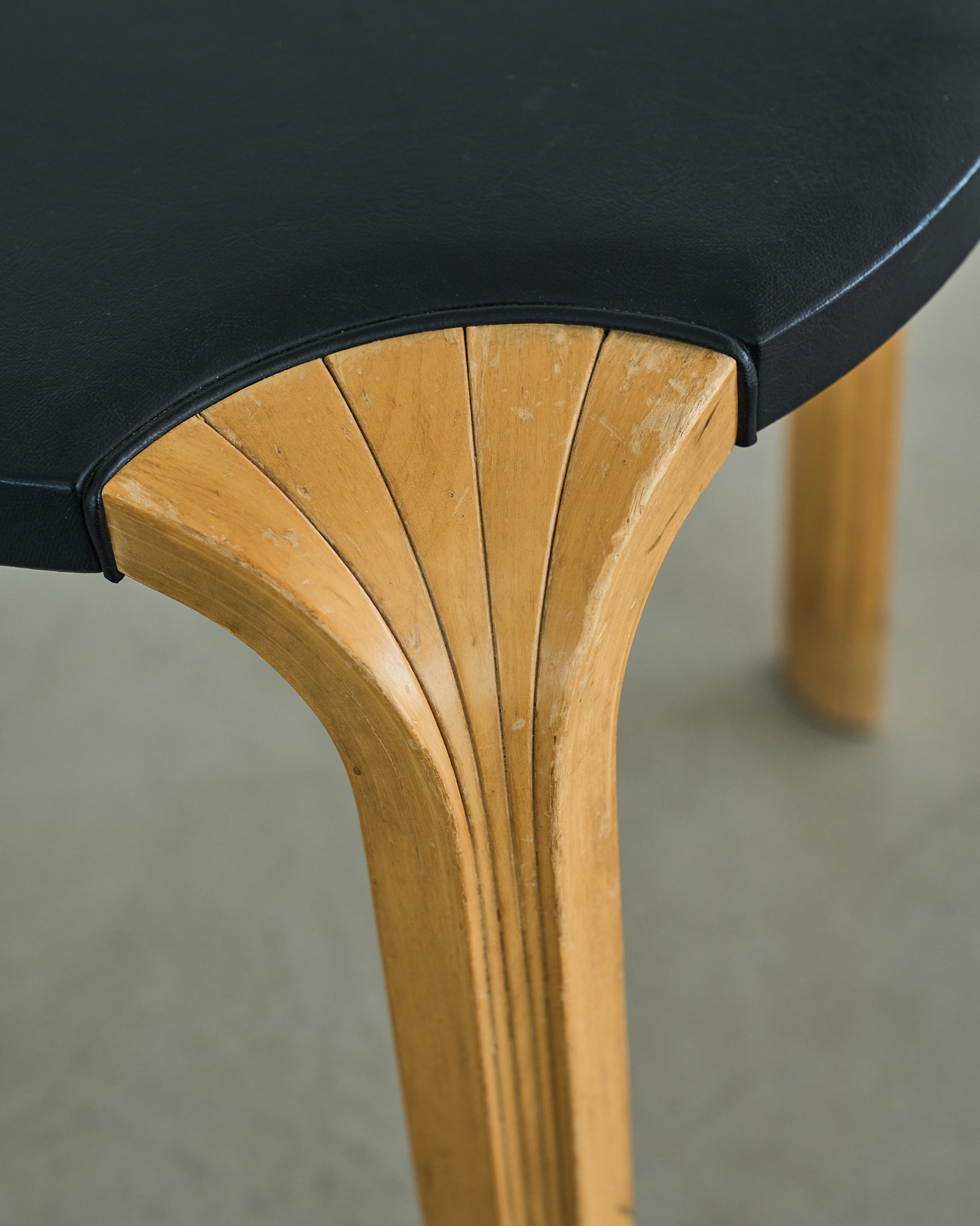 Alvar Aalto / X600 Stool Leather 1960s A