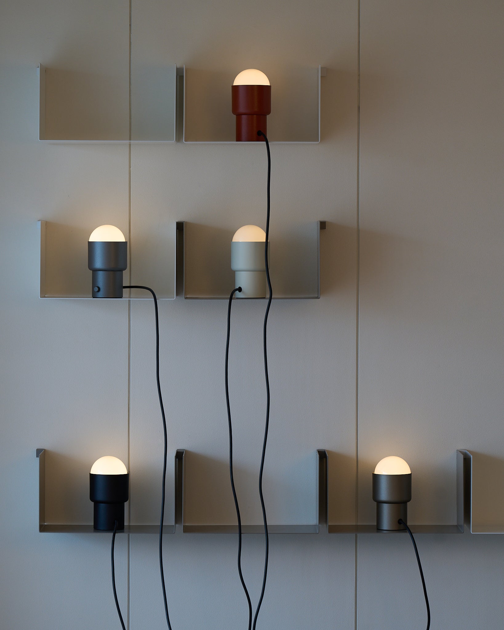 KOICHI FUTATSUMATA STUDIO / HALF TABLE LAMP